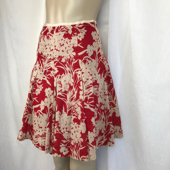 🚫SOLD🚫 NWOT Red Taupe Flower Pleated Flowy Knee - Picture 6 of 9